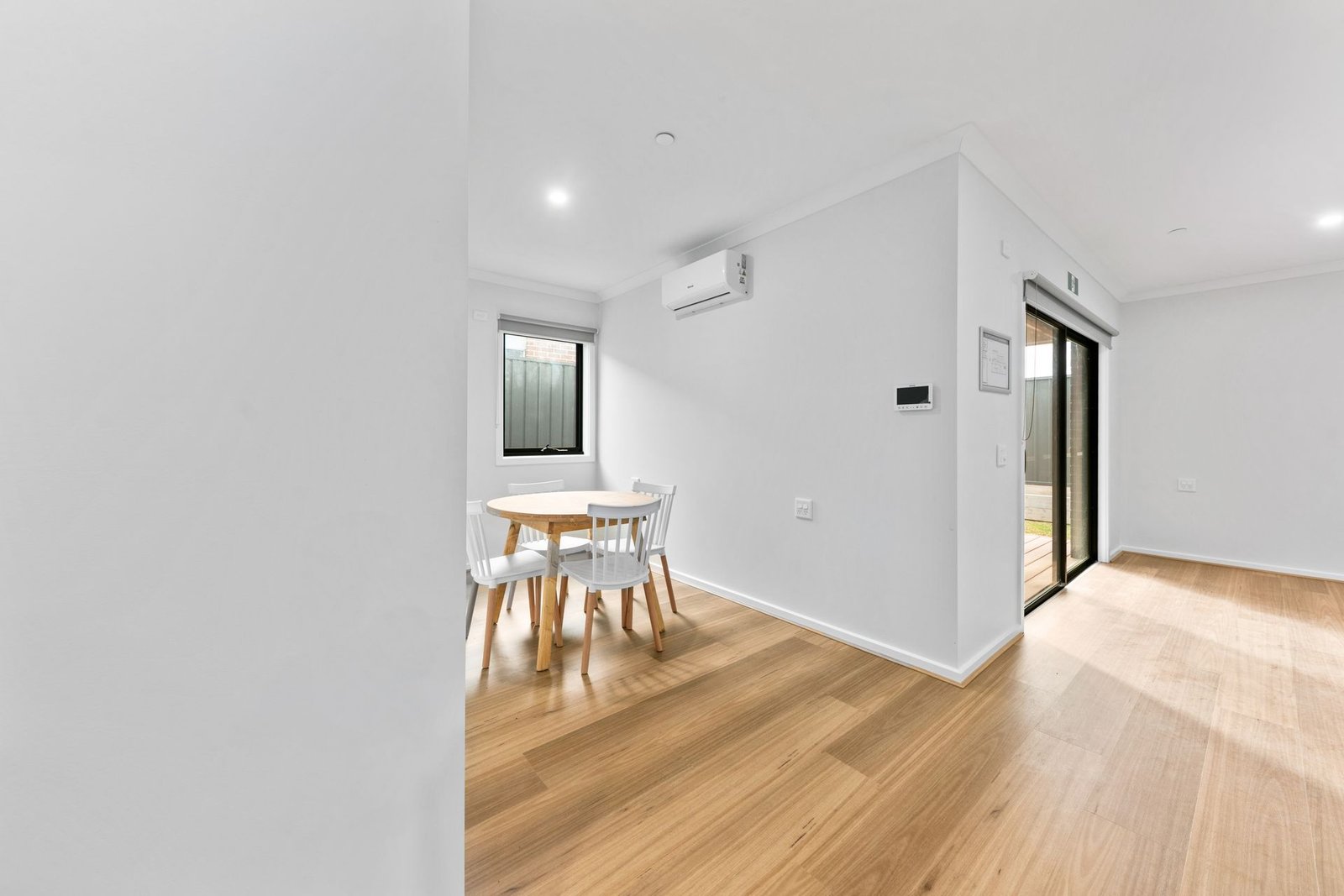 6 Benson Drive, photograph 11.