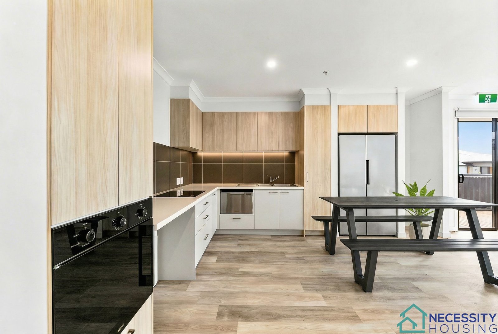 6 Nightfall Avenue, photograph 3.