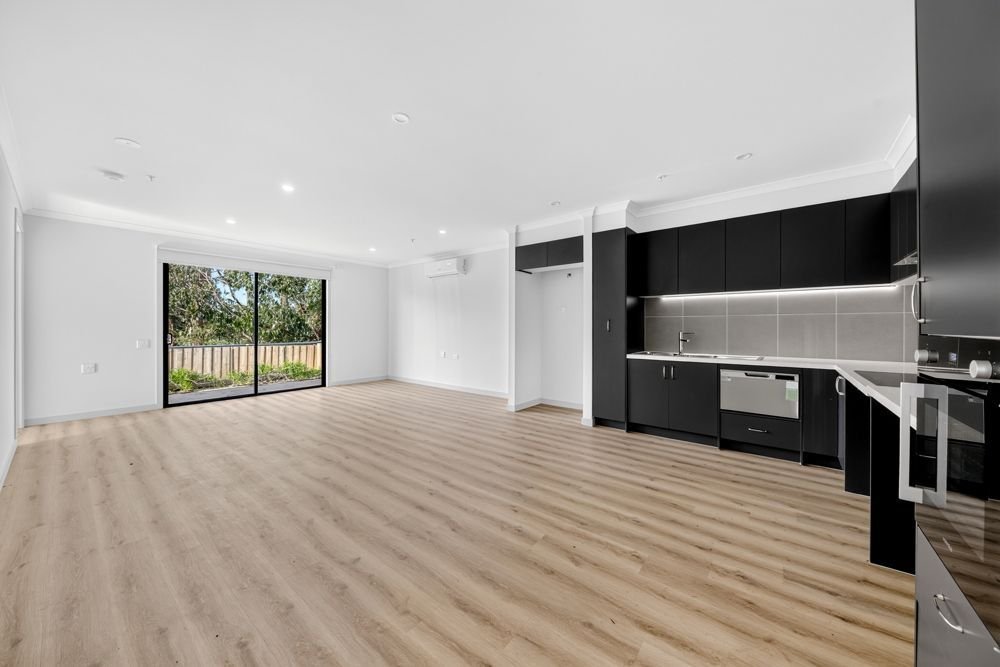 6 Smokebox Court, photograph 4.