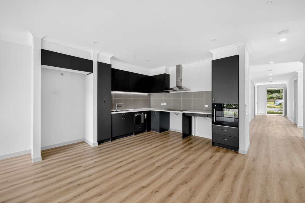 6 Smokebox Court, photograph 5.