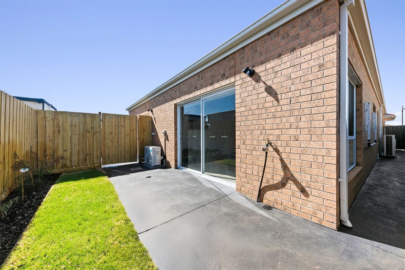 60 Hanover Circuit, photograph 10.