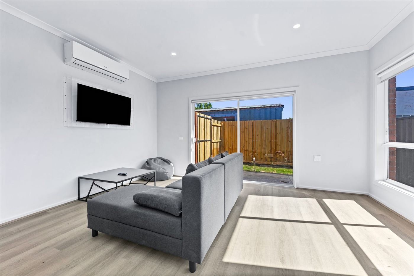 60 Hanover Circuit, photograph 13.