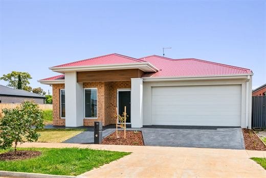 The home at 60 Hanover Circuit Melton South.