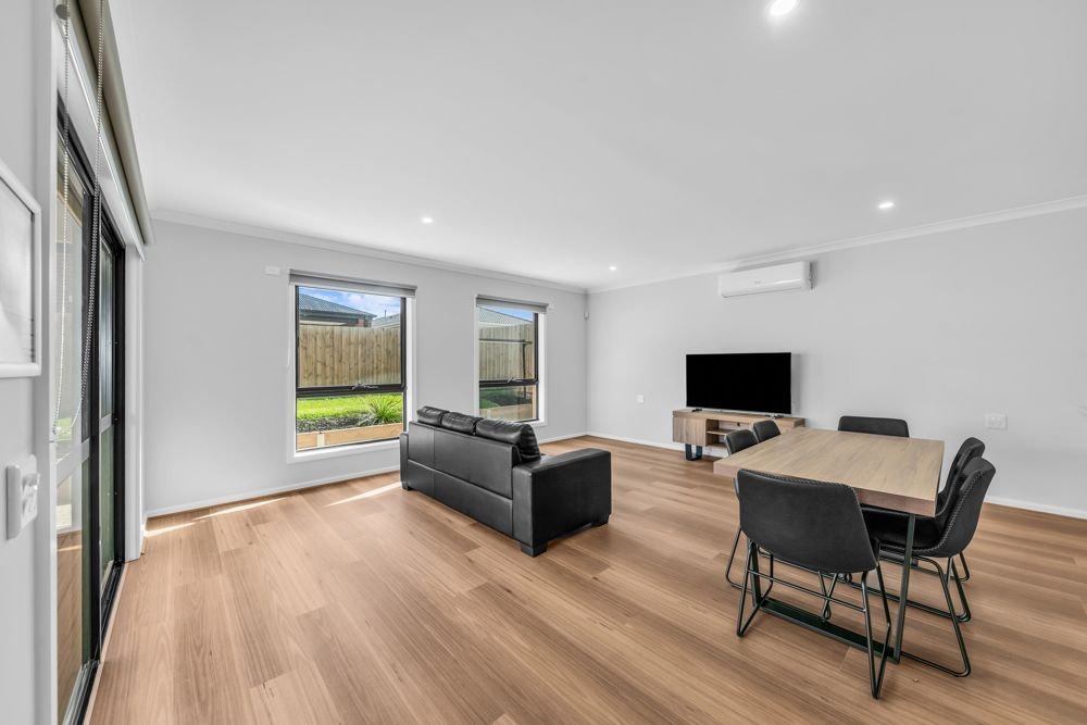 62 Bayberry Street, photograph 2.