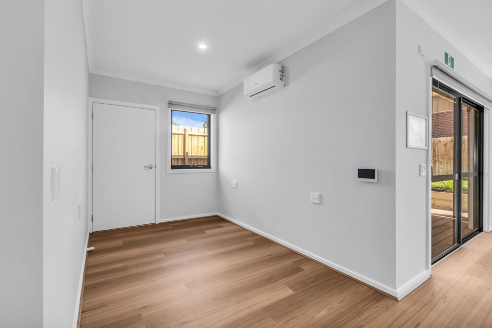 62 Bayberry Street, photograph 11.