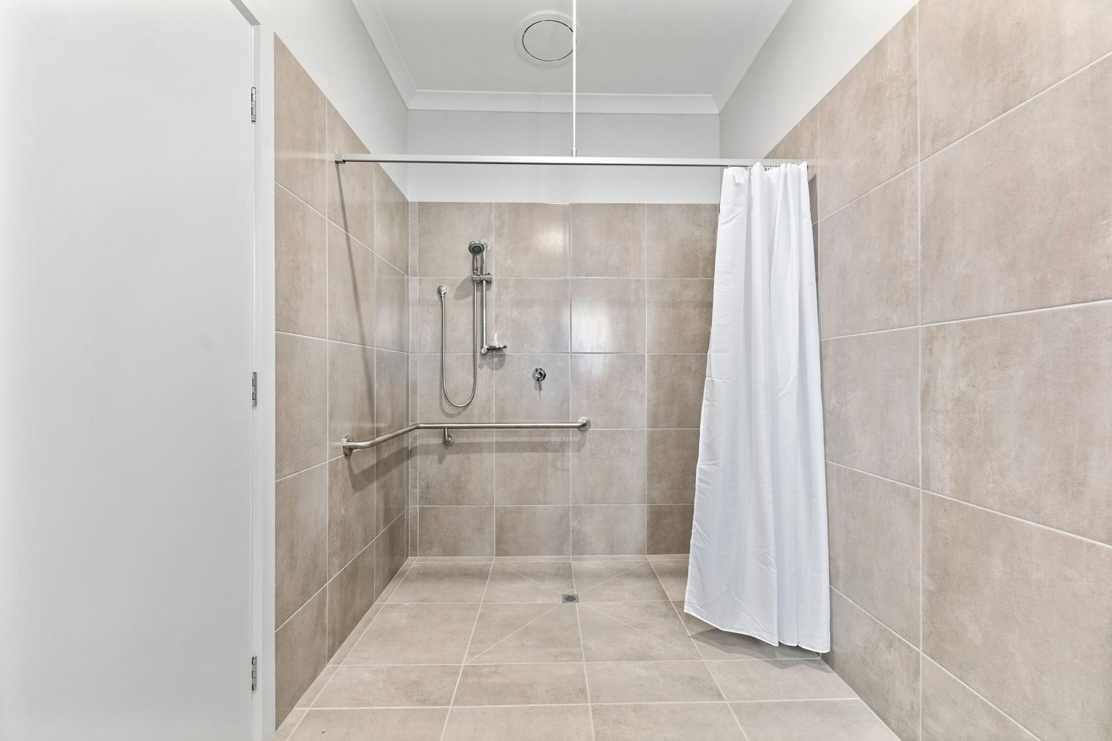 62 Marriott Boulevard, photograph 8.