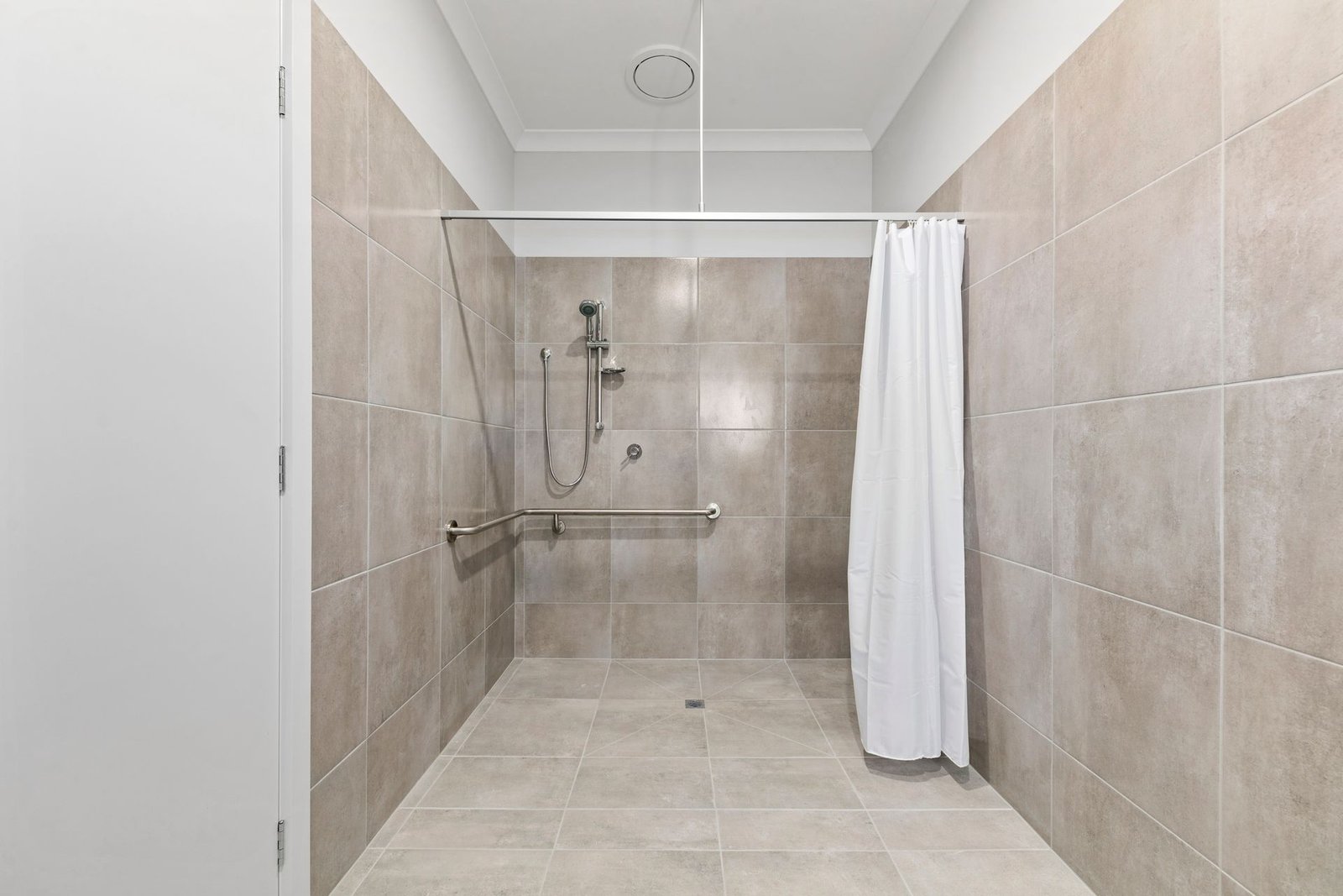 62 Marriott Boulevard, photograph 14.