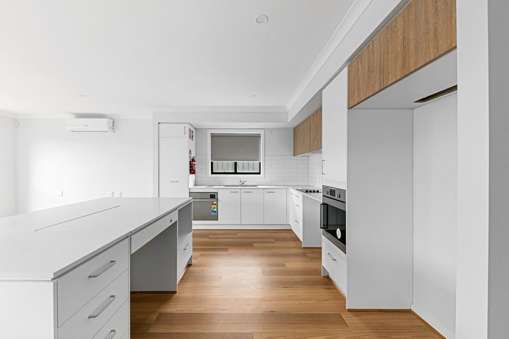 63 Adelong Boulevard, photograph 3.