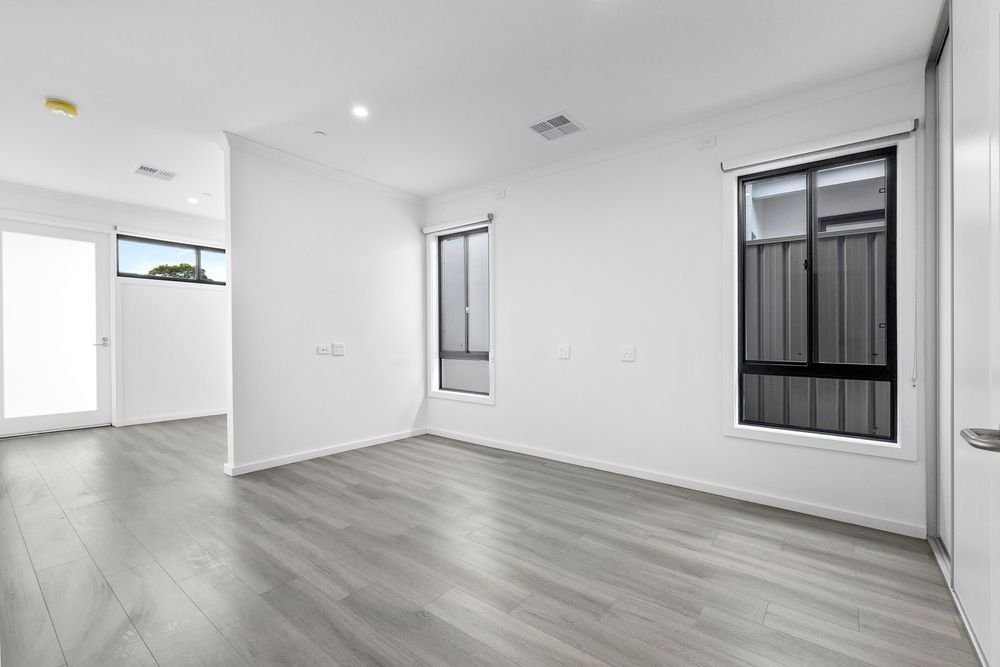 7 Dungey Road, photograph 3.