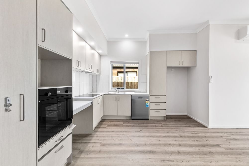 7 Riverton Boulevard, photograph 2.