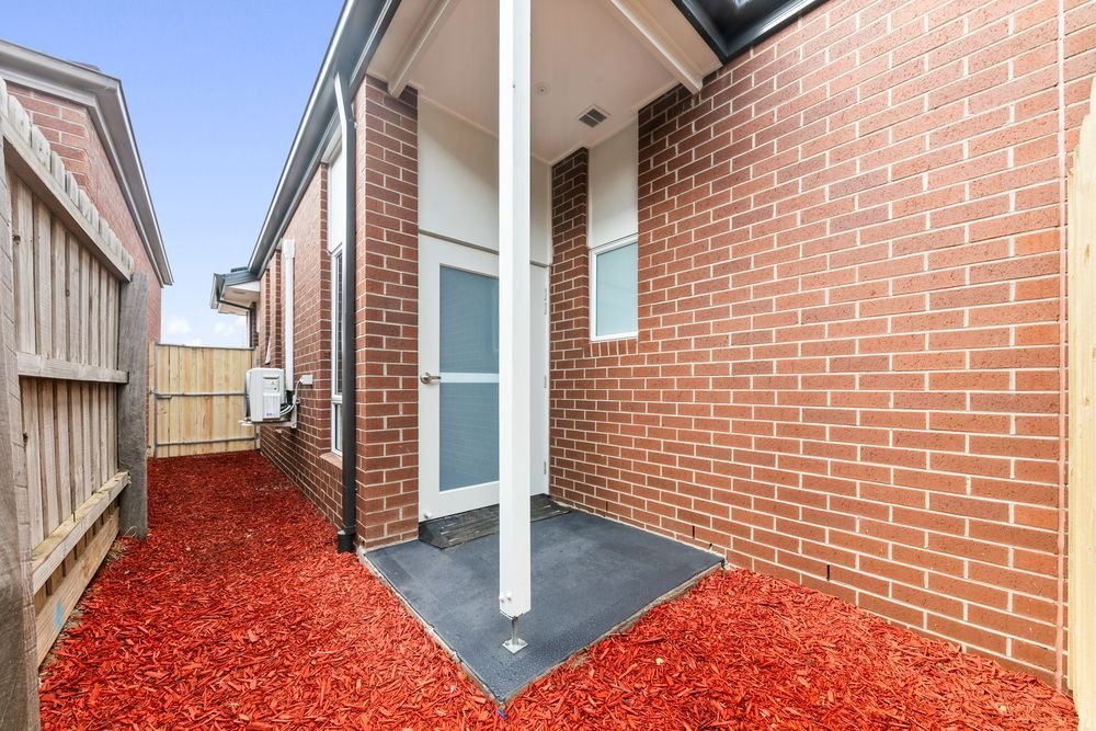 7 Riverton Boulevard, photograph 12.