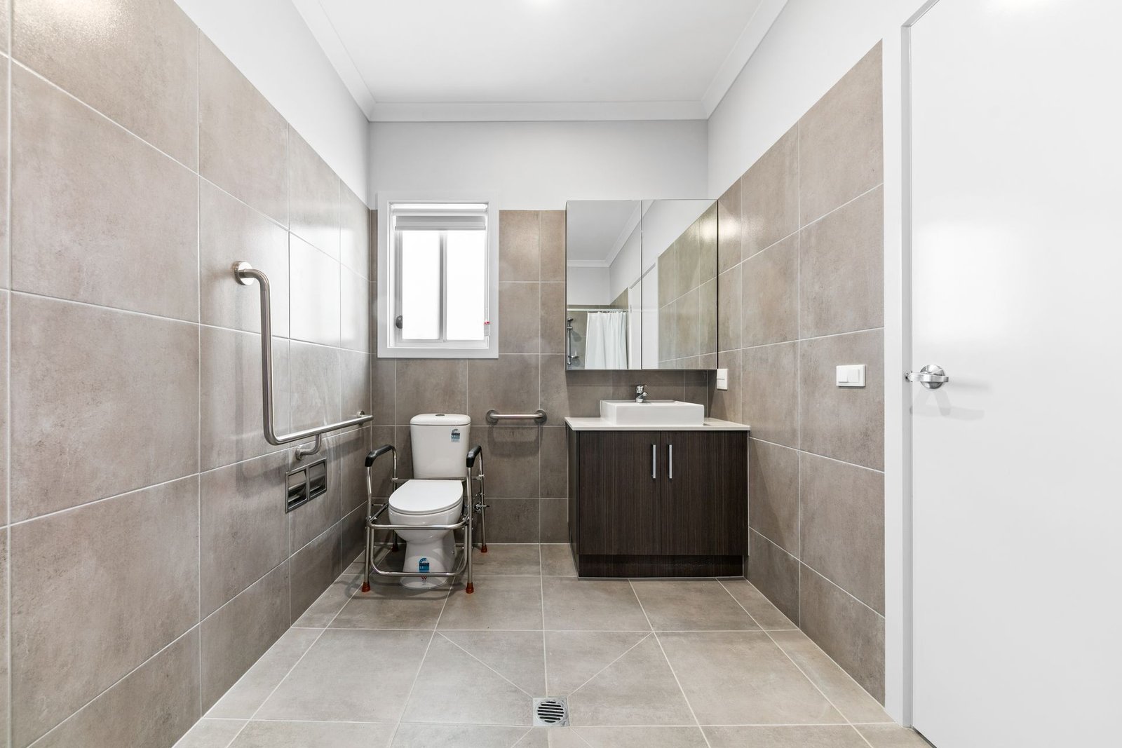 72 Shearwater Drive, photograph 5.