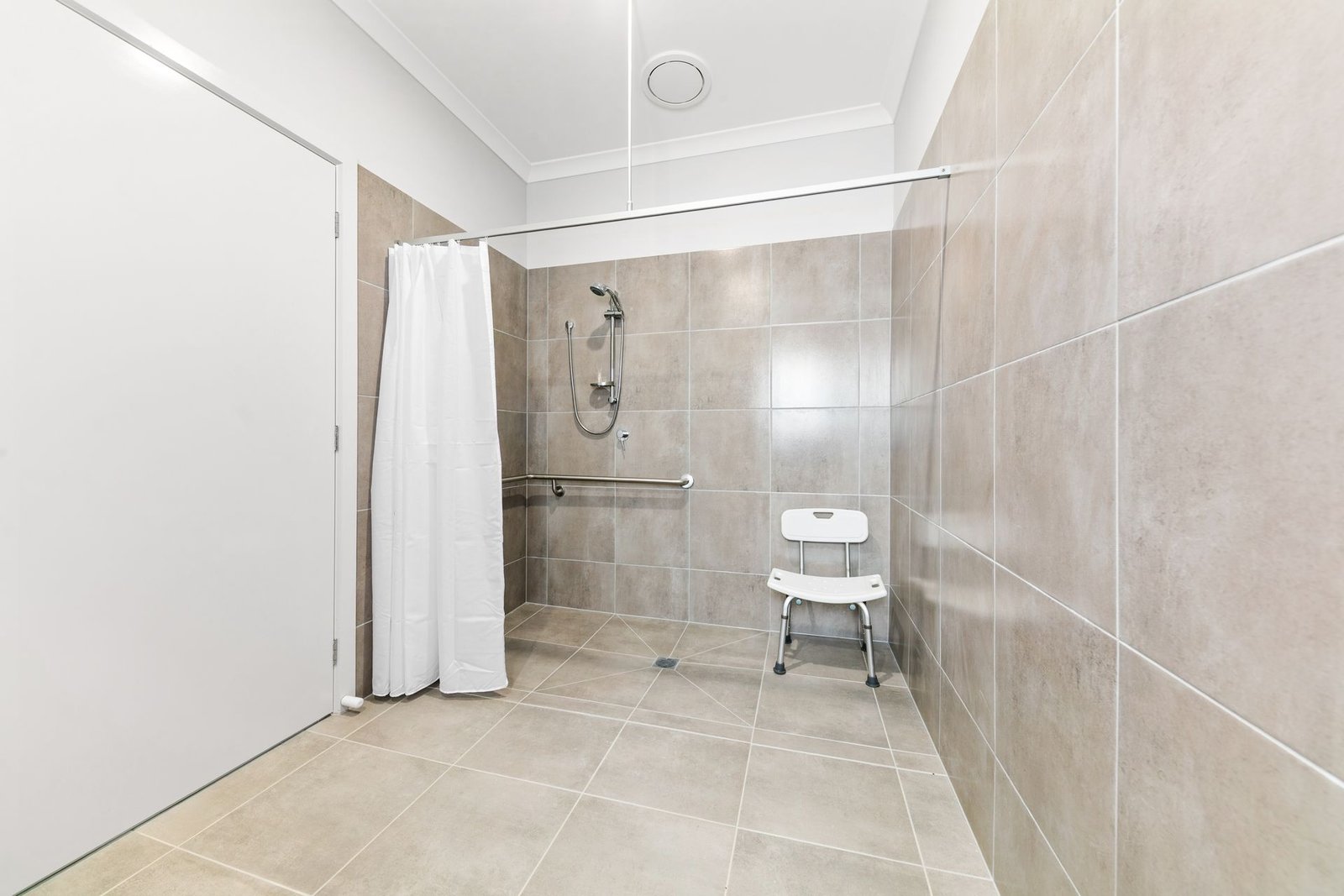 72 Shearwater Drive, photograph 6.