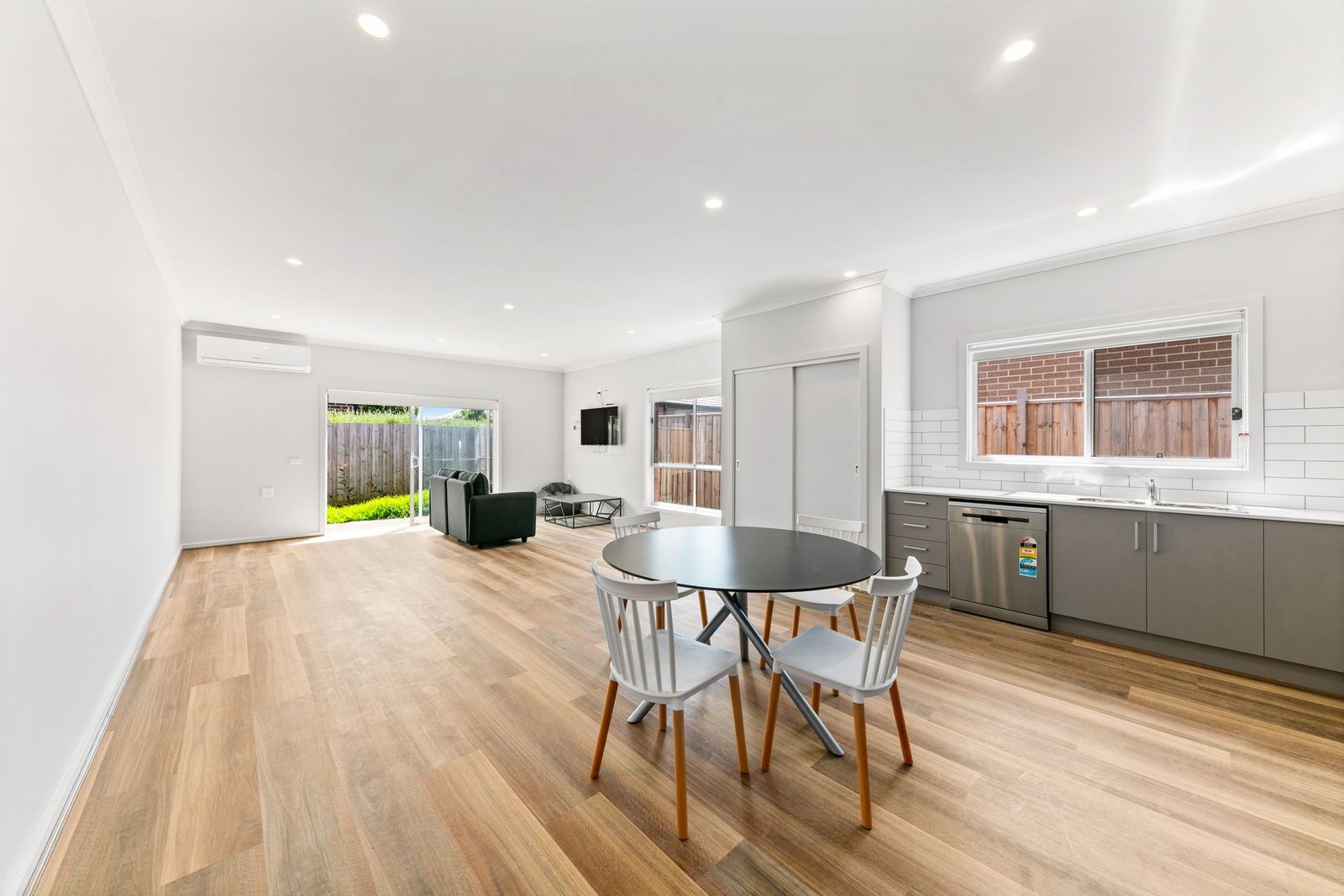 72 Shearwater Drive, photograph 10.