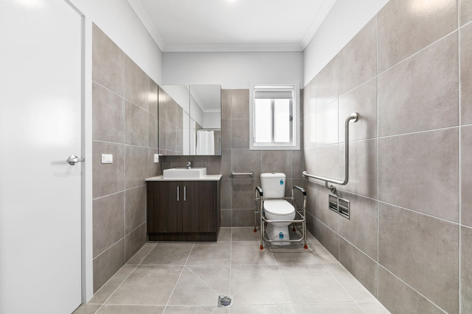 72 Shearwater Drive, photograph 12.
