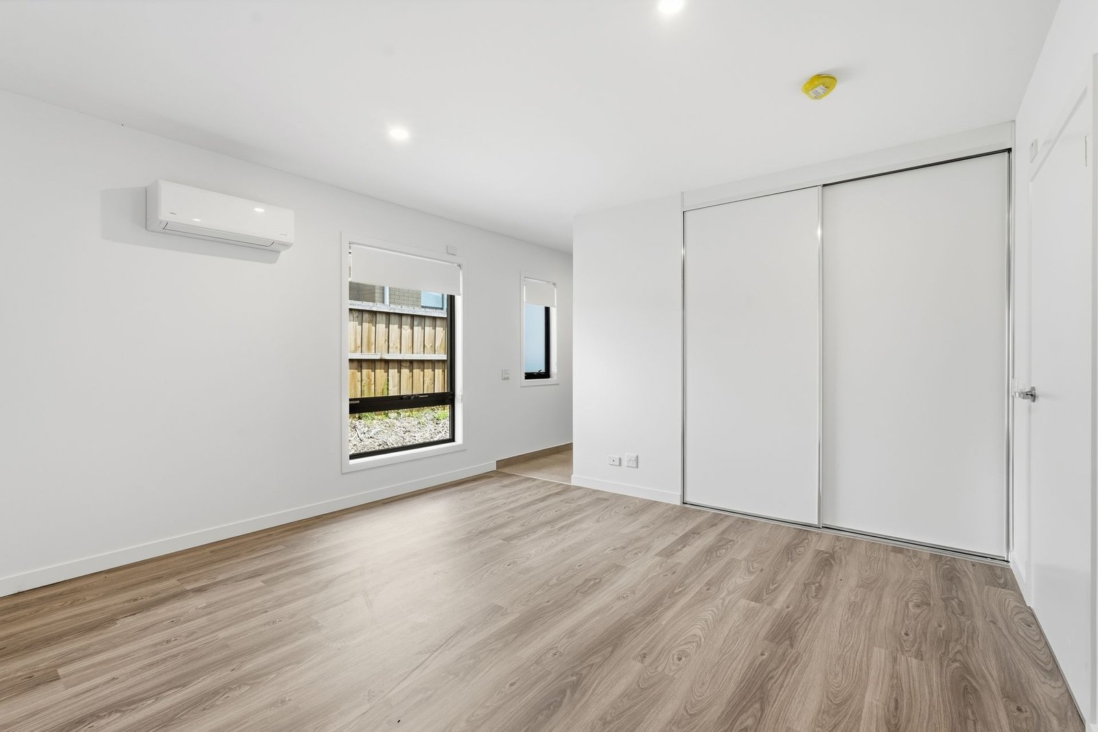 8 Vecino Way, photograph 6.