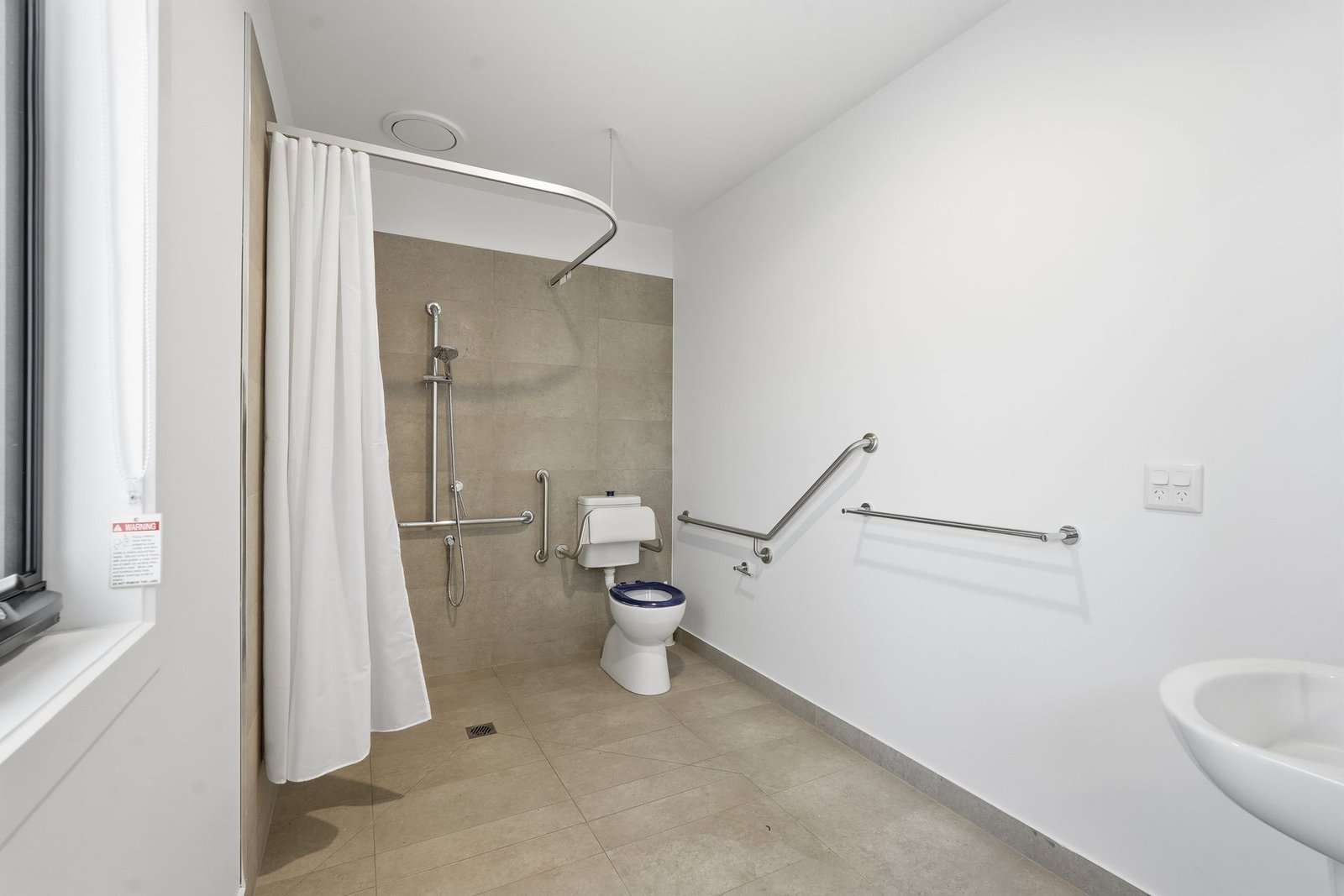 8 Vecino Way, photograph 7.
