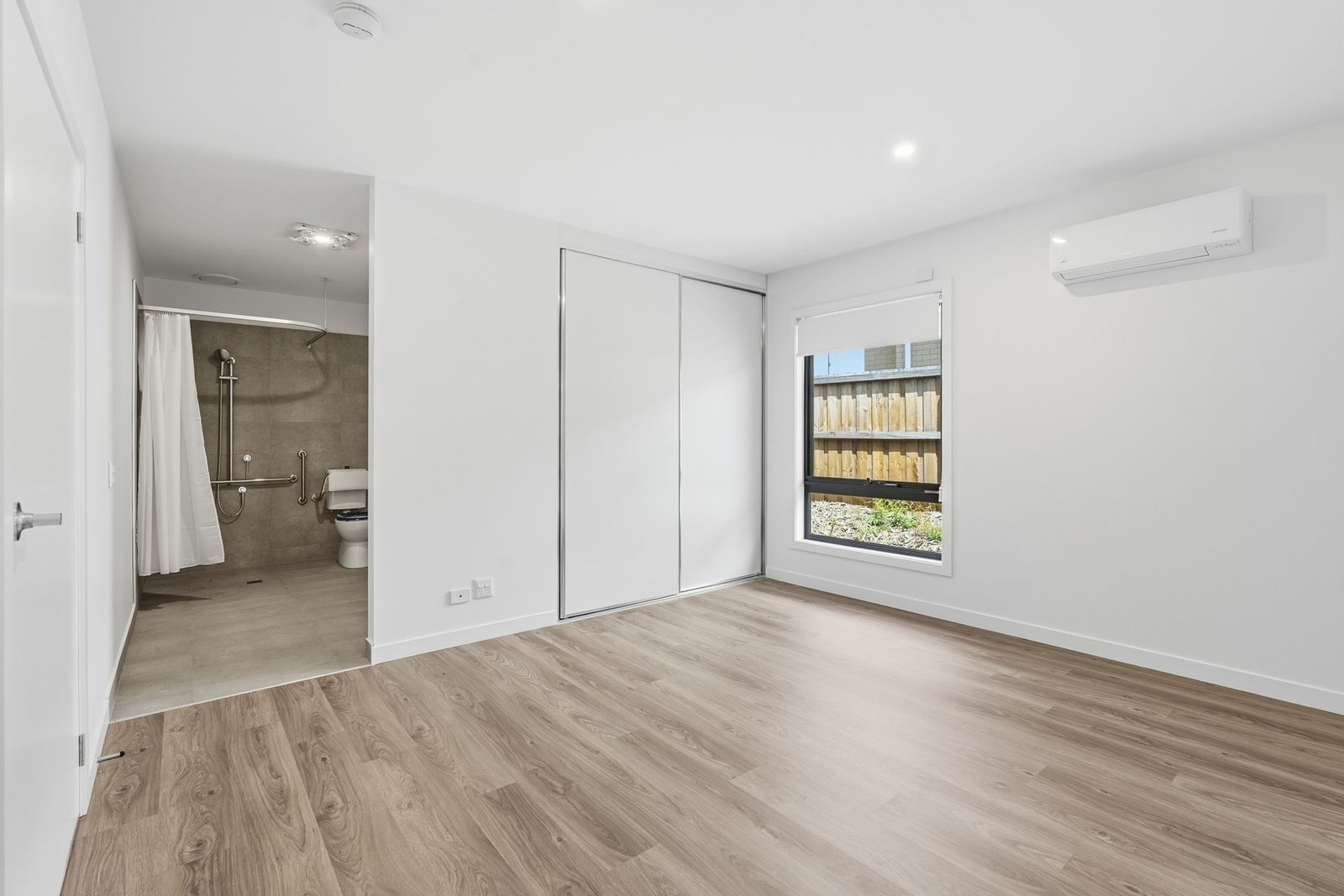 8 Vecino Way, photograph 9.