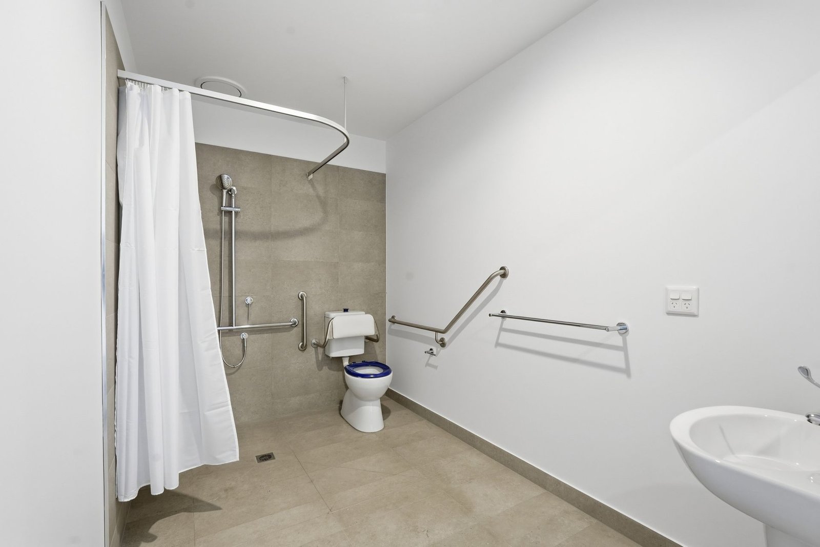 8 Vecino Way, photograph 10.