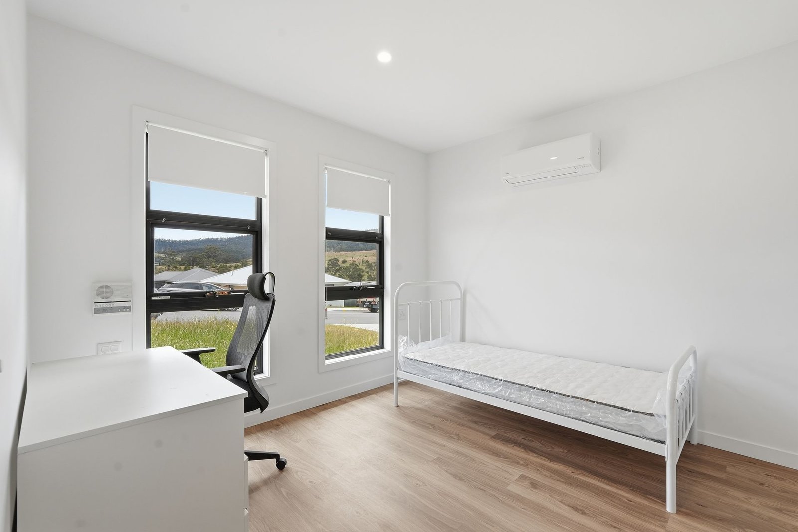 8 Vecino Way, photograph 12.