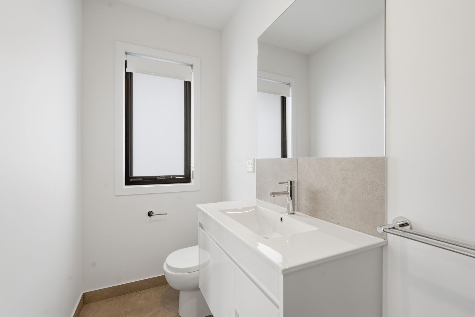 8 Vecino Way, photograph 13.