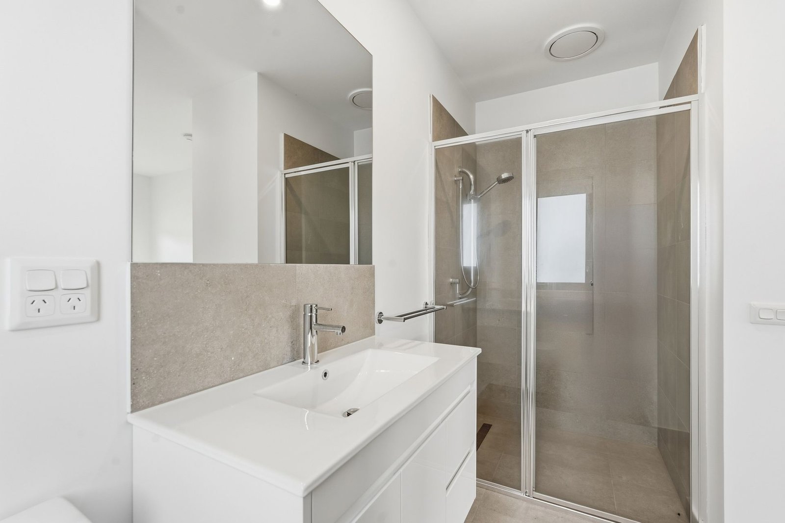 8 Vecino Way, photograph 14.