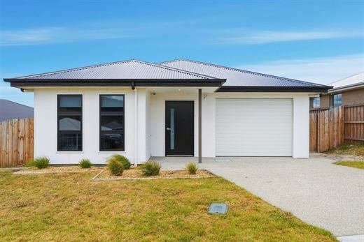 The home at 8 Vecino Way Rokeby.