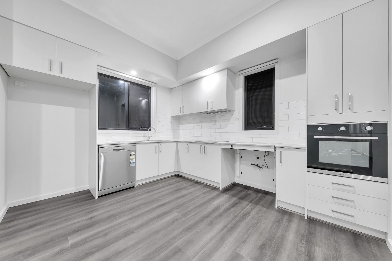 8 Wallangara Boulevard, photograph 2.