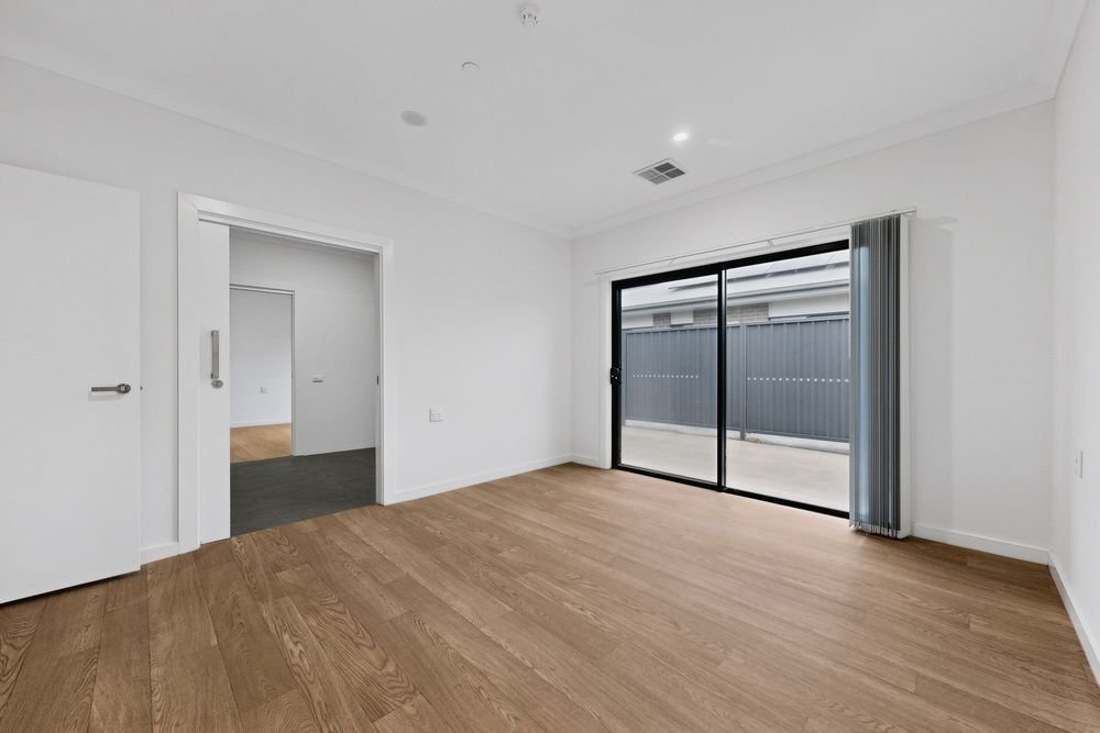 84 Fradd Road, photograph 3.