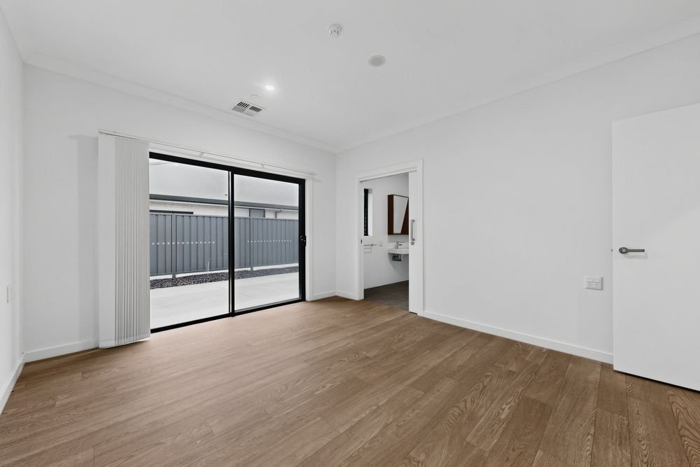 84 Fradd Road, photograph 6.