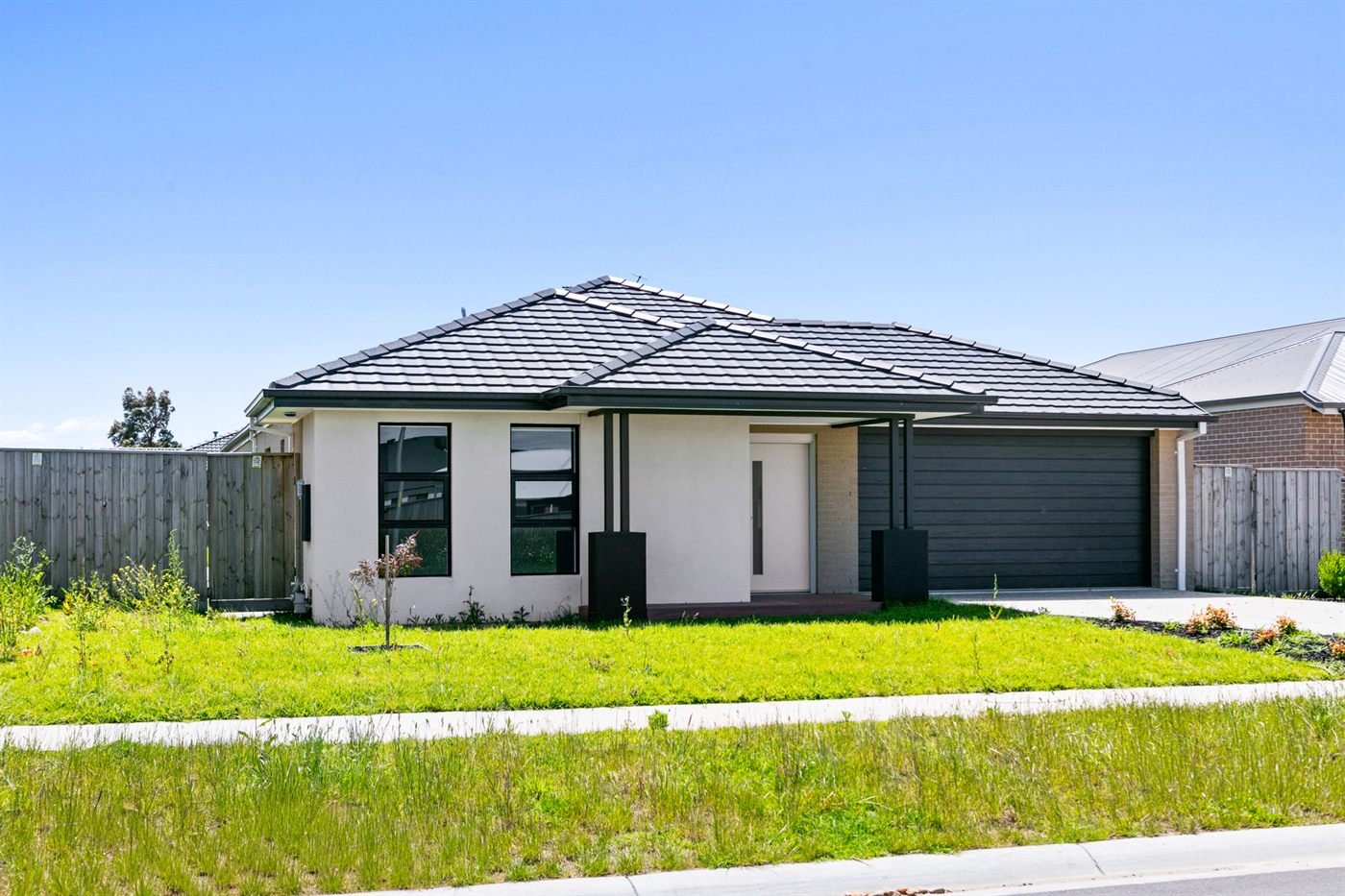 9 Habitat Way, photograph 2.