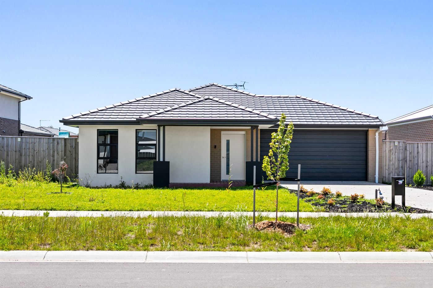 9 Habitat Way, photograph 3.