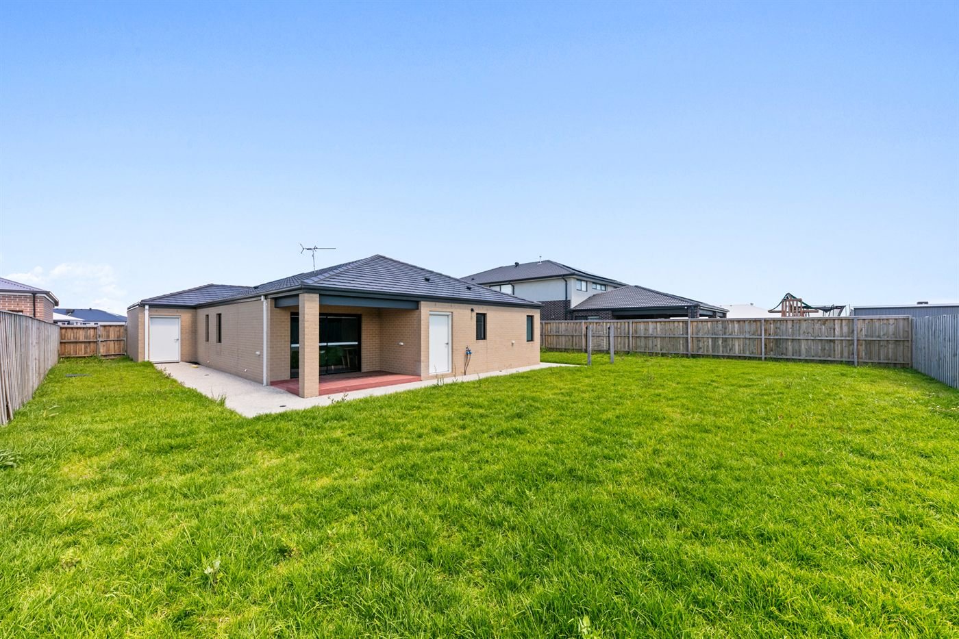 9 Habitat Way, photograph 4.
