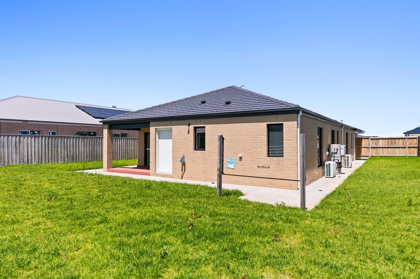 9 Habitat Way, photograph 6.