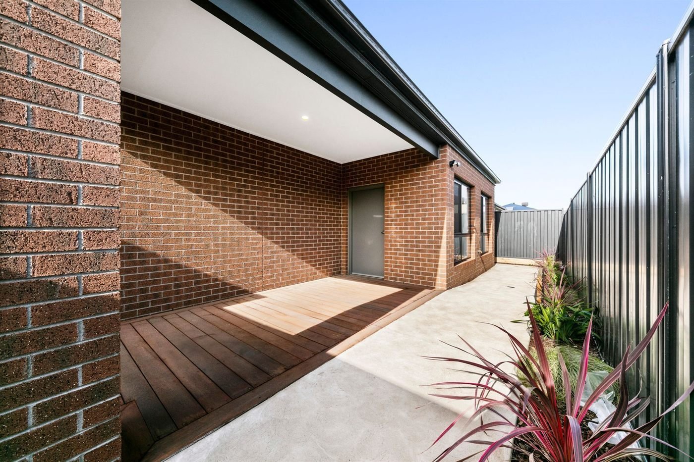 9 Holstein Crescent, photograph 12.