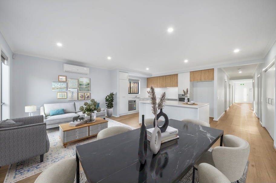 90 Adelong Boulevard, photograph 2.