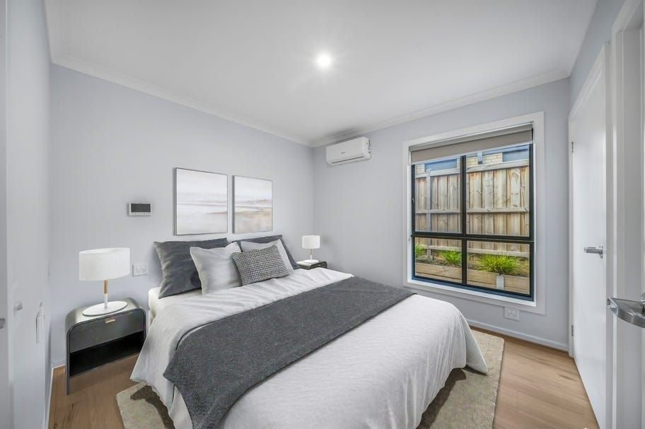 90 Adelong Boulevard, photograph 6.