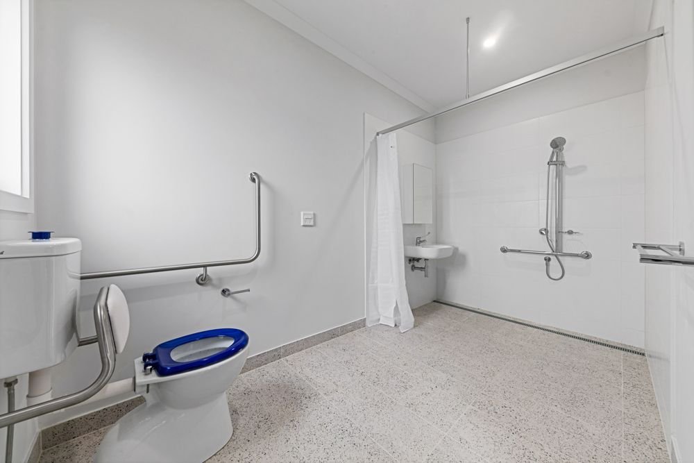94 Ashbury Boulevard, photograph 8.