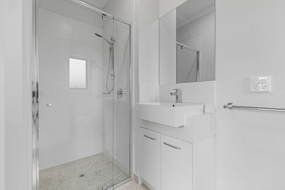 94 Ashbury Boulevard, photograph 10.