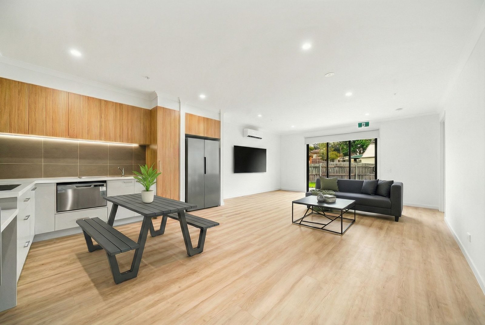 95 Harmon Drive, photograph 4.