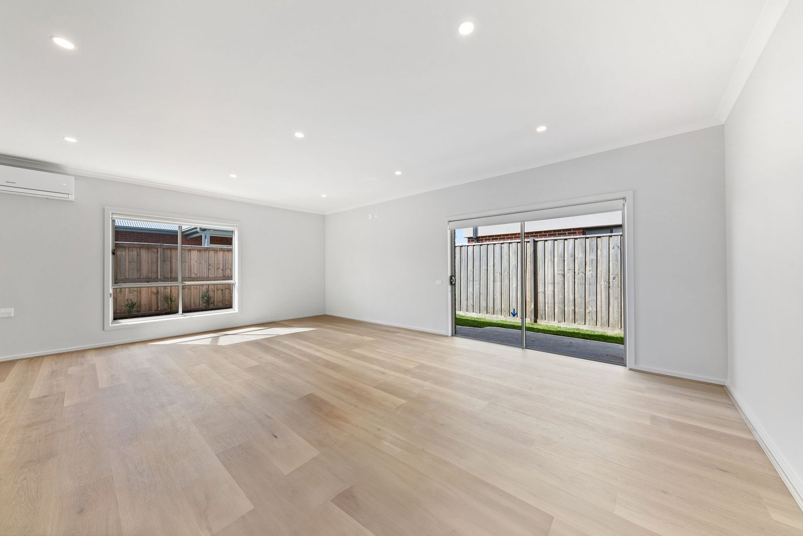 97 Robinson Street, photograph 6.