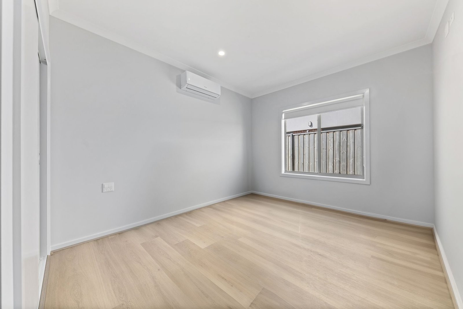 97 Robinson Street, photograph 7.