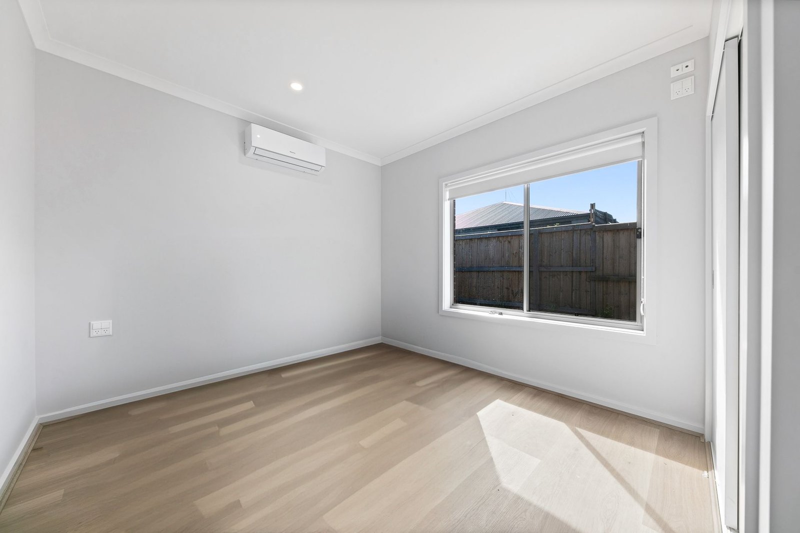 97 Robinson Street, photograph 12.