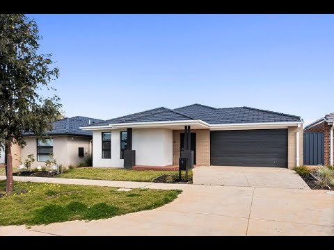Video thumbnail: Watch the walkthrough of 3 Blakewater Crescent