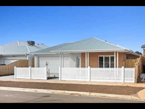 Video thumbnail: Watch the walkthrough of 16 Bundalong Drive